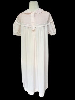 1960s Barbizon Pale Pink “Seraphim" Batiste Plissé-Yoke Lightweight Nightgown